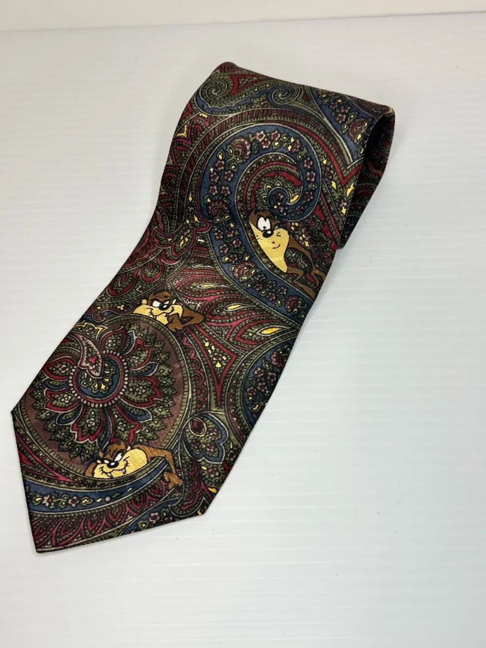 VINTAGE Looney Tunes Mania 1993 Taz Tasmanian Devil Paisley Print Tie subtle